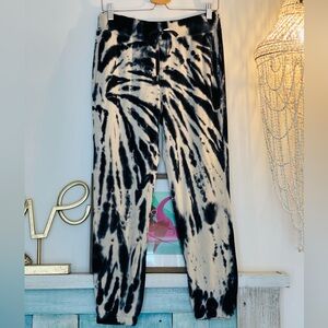 Young Fabulous & Broke Sz Med